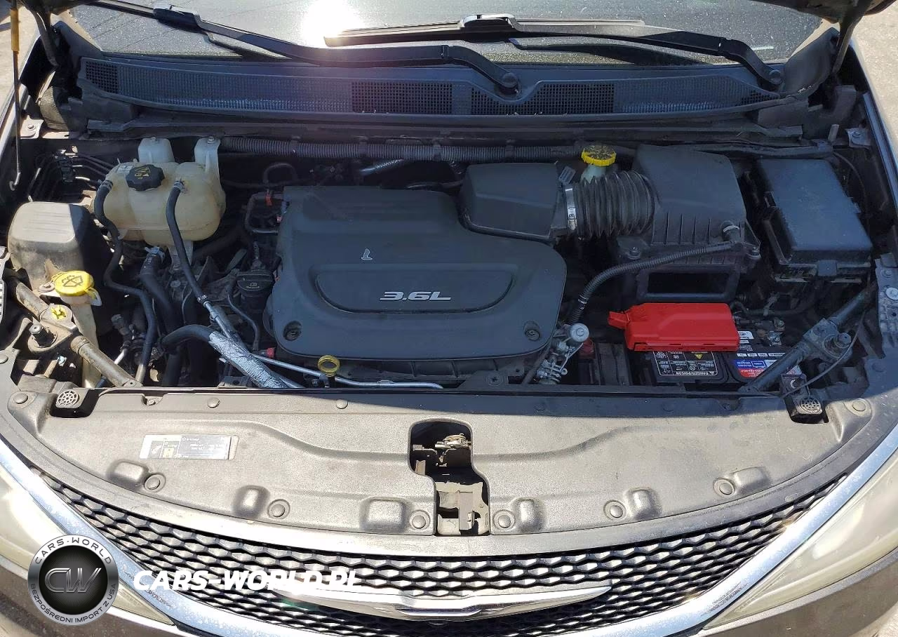 2018 Chrysler Pacifica Touring L VIN:2C4RC1BG8JR112356 - 12