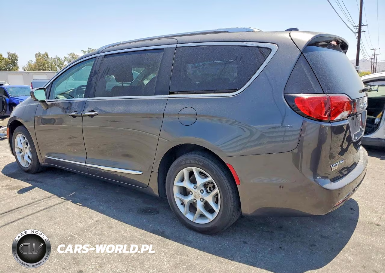 2018 Chrysler Pacifica Touring L VIN:2C4RC1BG8JR112356 - 2