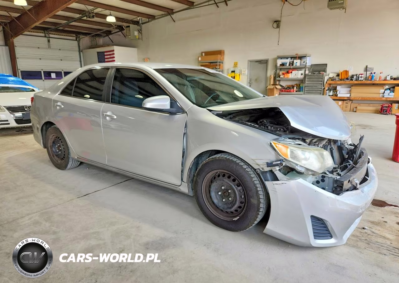 2014 Toyota Camry Le VIN:4T4BF1FK4ER363358 - 4