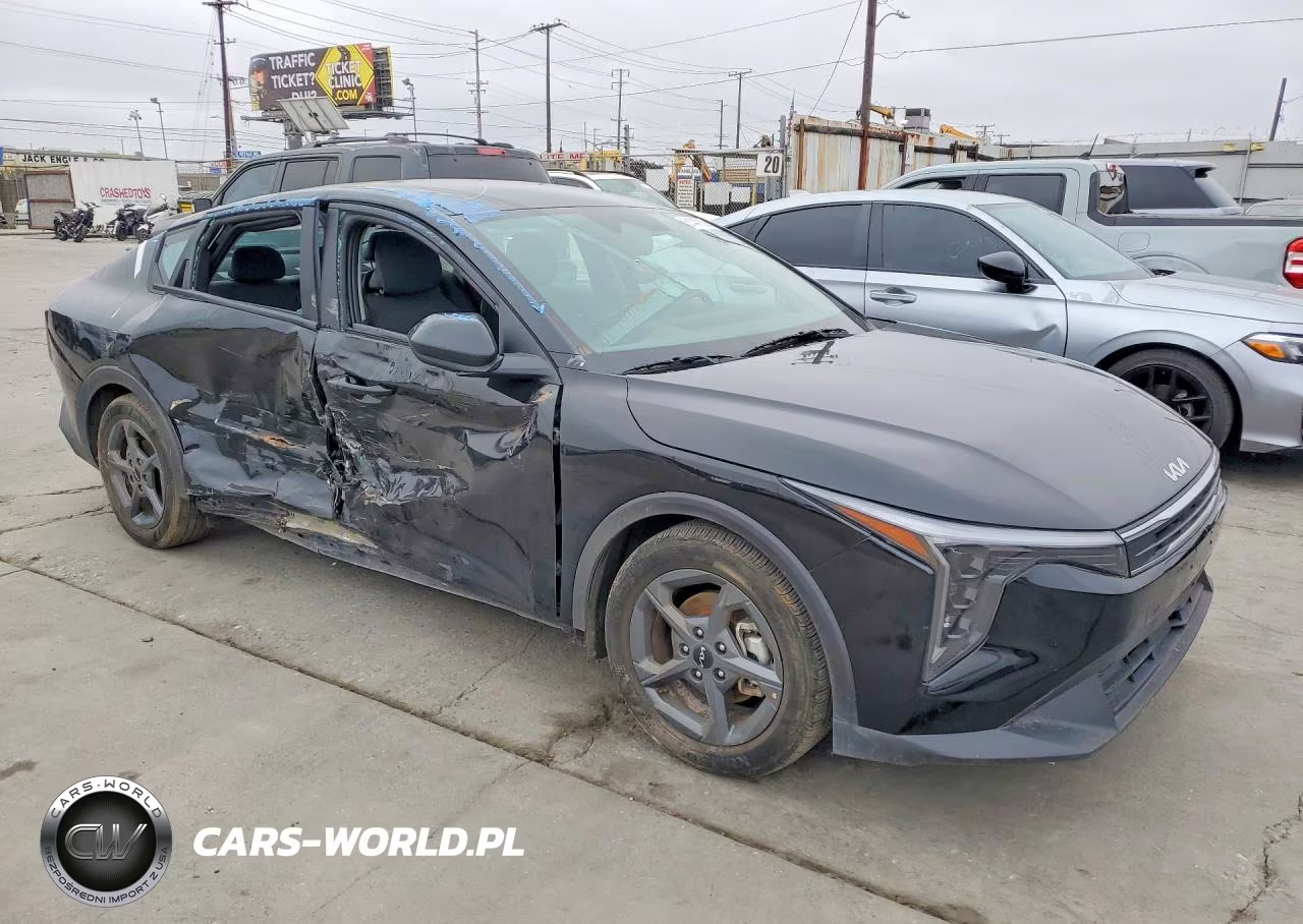 2025 Kia K4 Lxs VIN:3KPFT4DE8SE066644 - 4