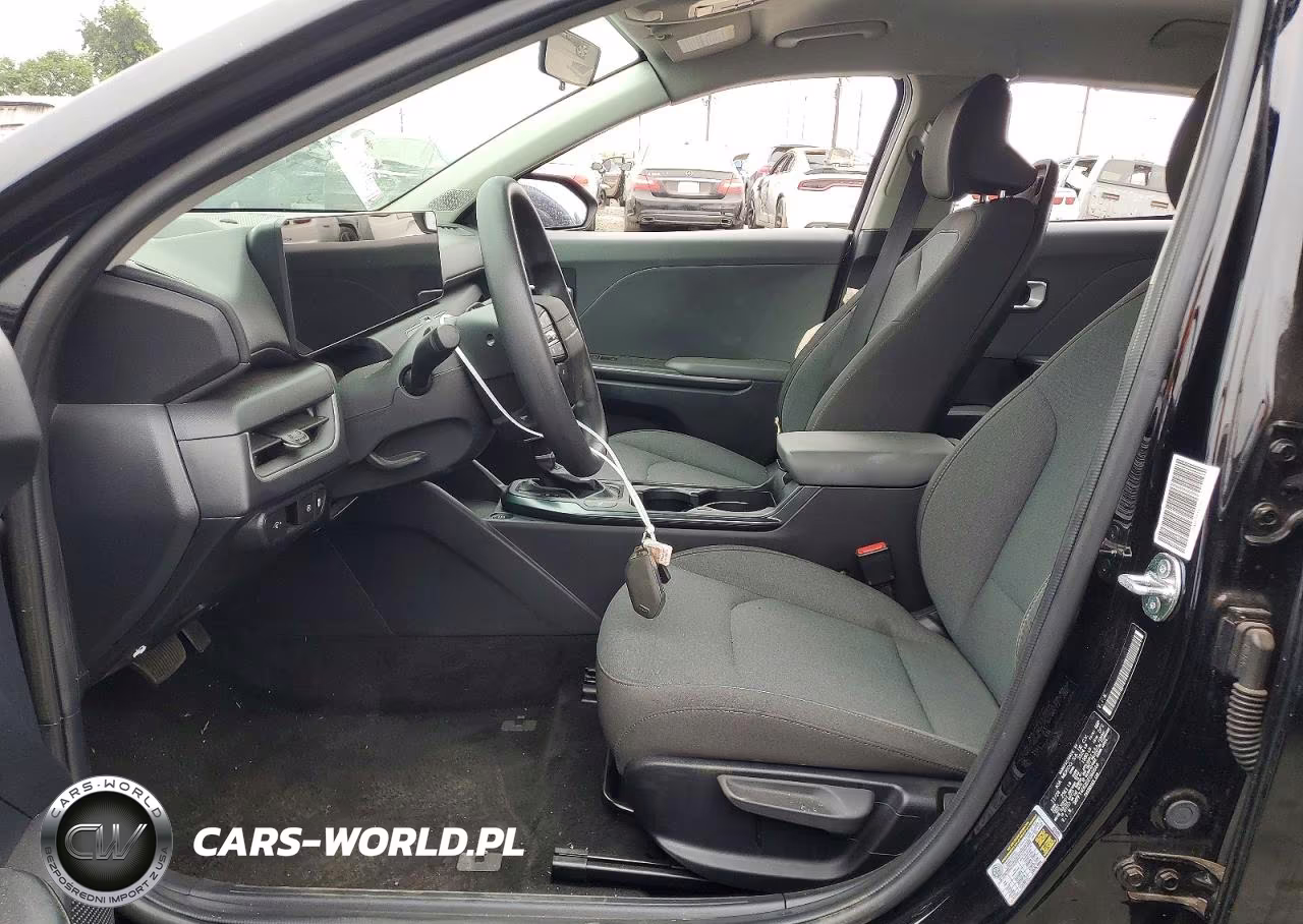 2025 Kia K4 Lxs VIN:3KPFT4DE8SE066644 - 7