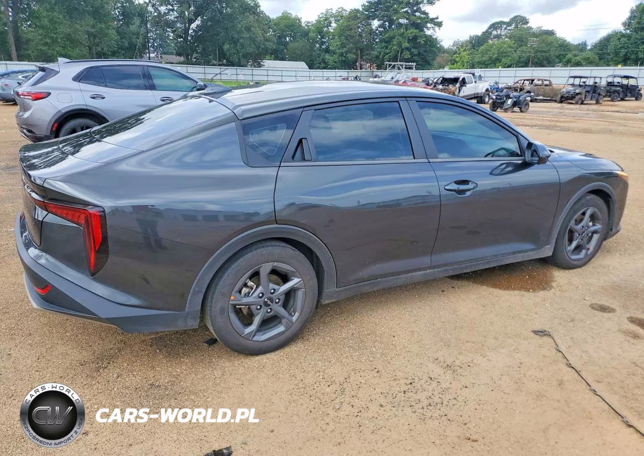 2025 Kia K4 VIN:3KPFT4DE4SE117721 - 3