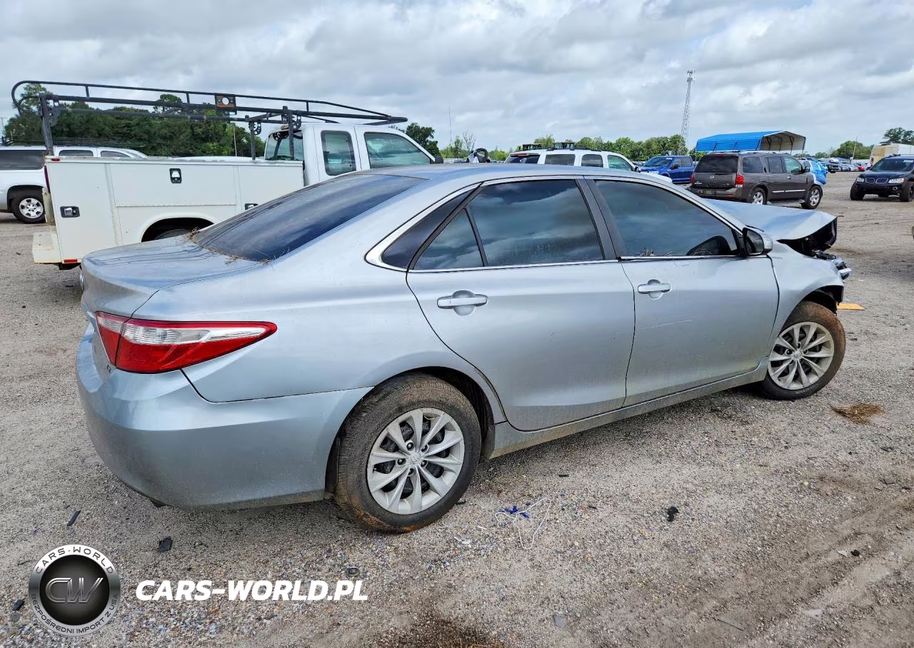 2017 Toyota Camry Le VIN:4T1BF1FK9HU384866 - 3