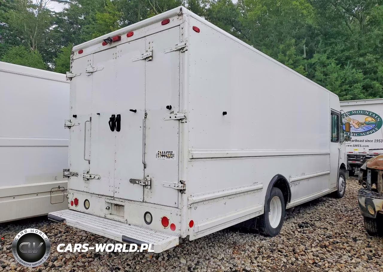 2005 Freightliner Mt45 Chassis Delivery Truck VIN:4UZAANBW25CV06012 - 3