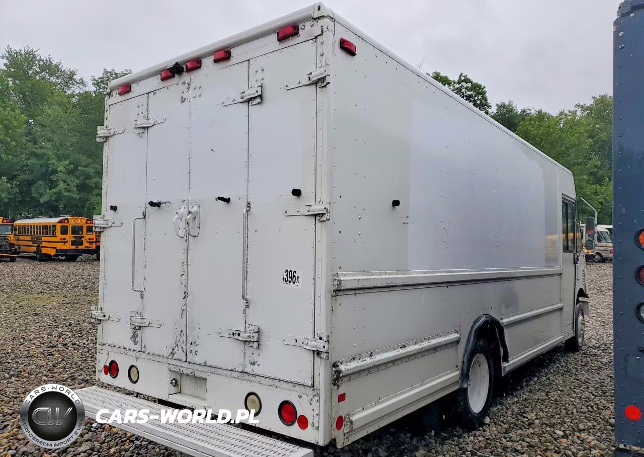 2004 Freightliner Mt45 Chassis Delivery Truck VIN:4UZAANCP54CM75814 - 3