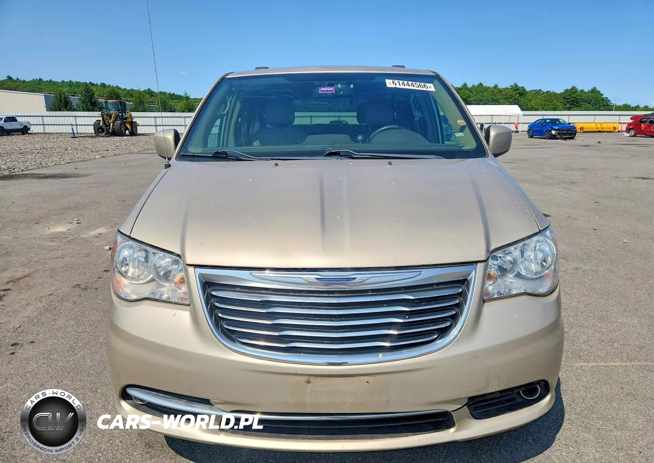 2016 Chrysler Town & Country Touring VIN:2C4RC1BGXGR112769 - 5