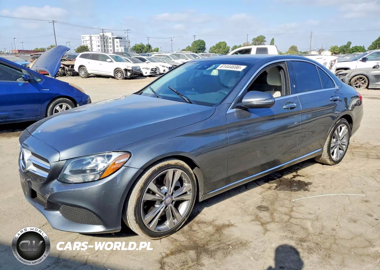 2017 Mercedes-Benz C 300 – zdjęcie 1 z 12