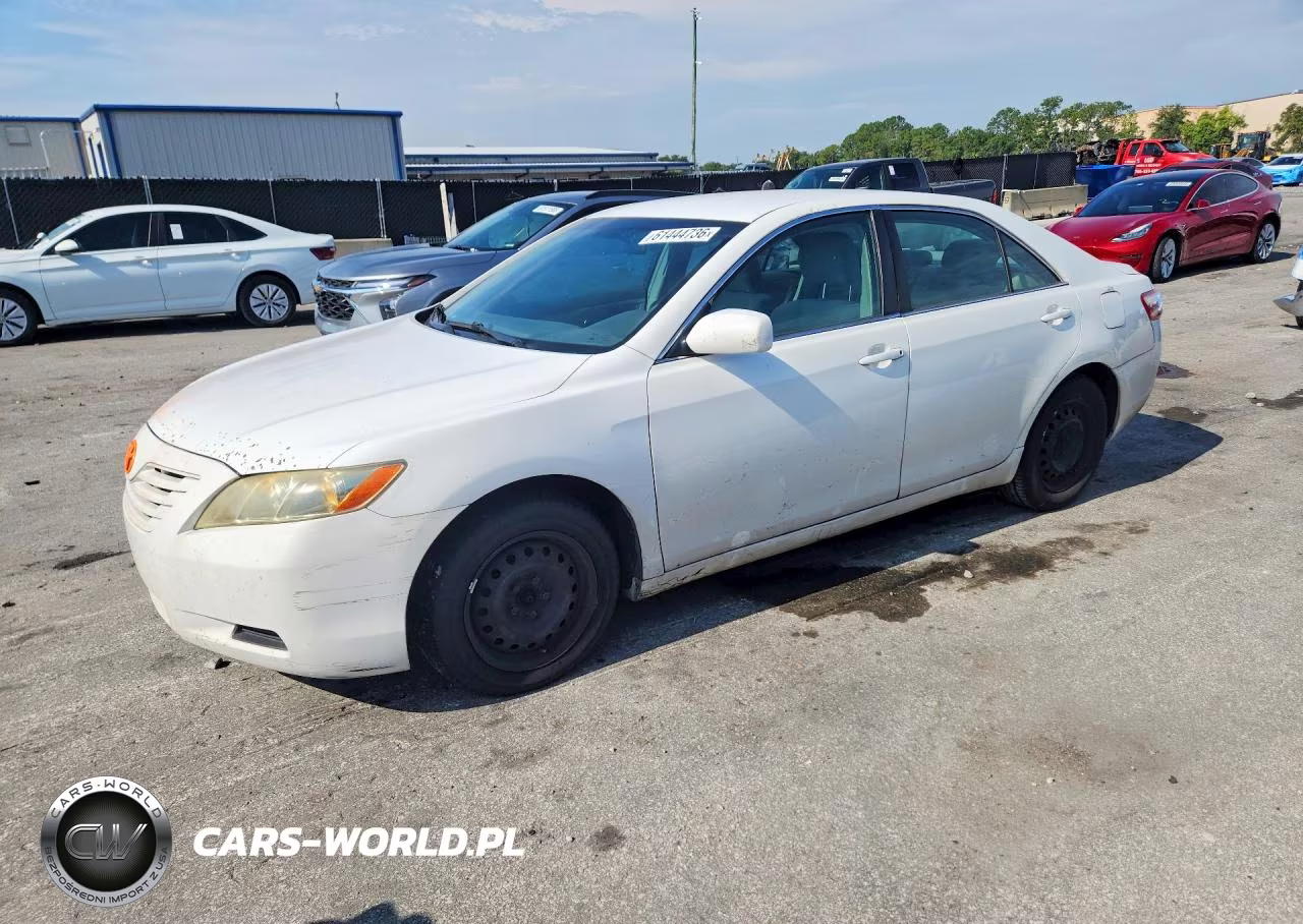 2009 Toyota Camry Le V6 – zdjęcie 1 z 12