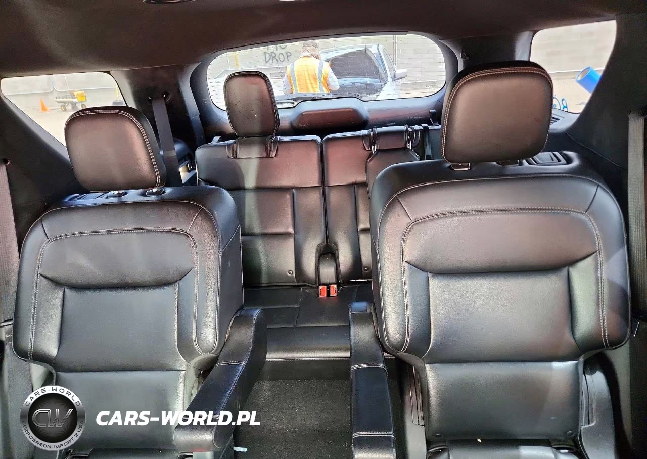 2020 Ford Explorer Xlt VIN:1FMSK8DH5LGB53126 - 10