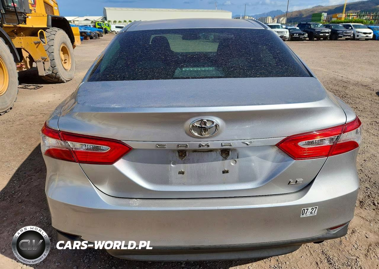2018 Toyota Camry L VIN:4T1B11HK8JU031083 - 6