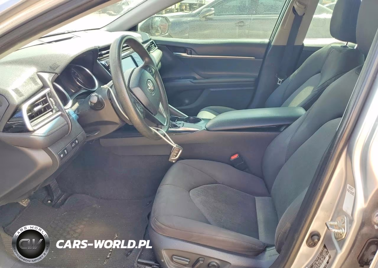 2018 Toyota Camry L VIN:4T1B11HK8JU031083 - 7