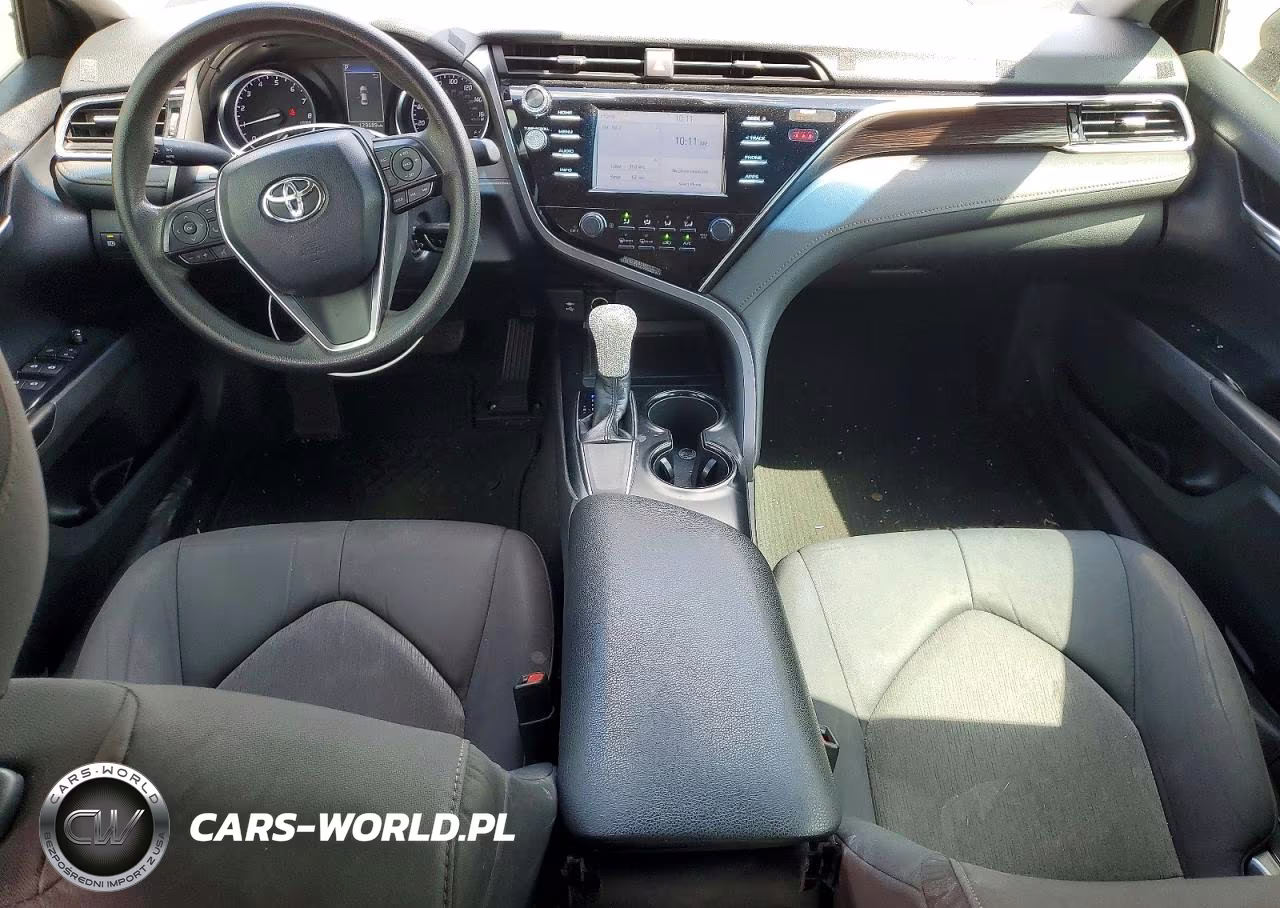 2018 Toyota Camry L VIN:4T1B11HK8JU031083 - 8