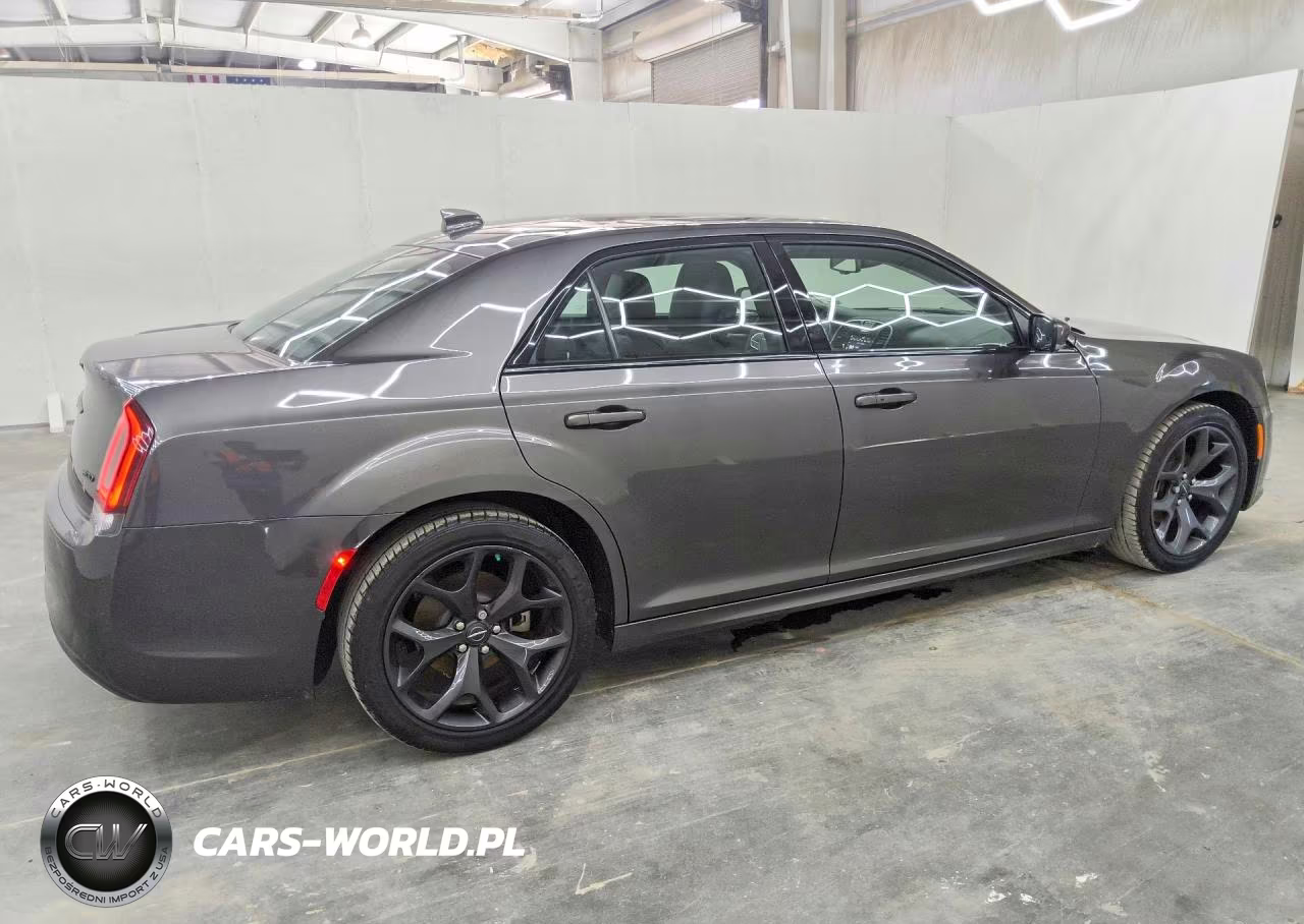 2022 Chrysler 300 Touring L VIN:2C3CCADG7NH245421 - 3