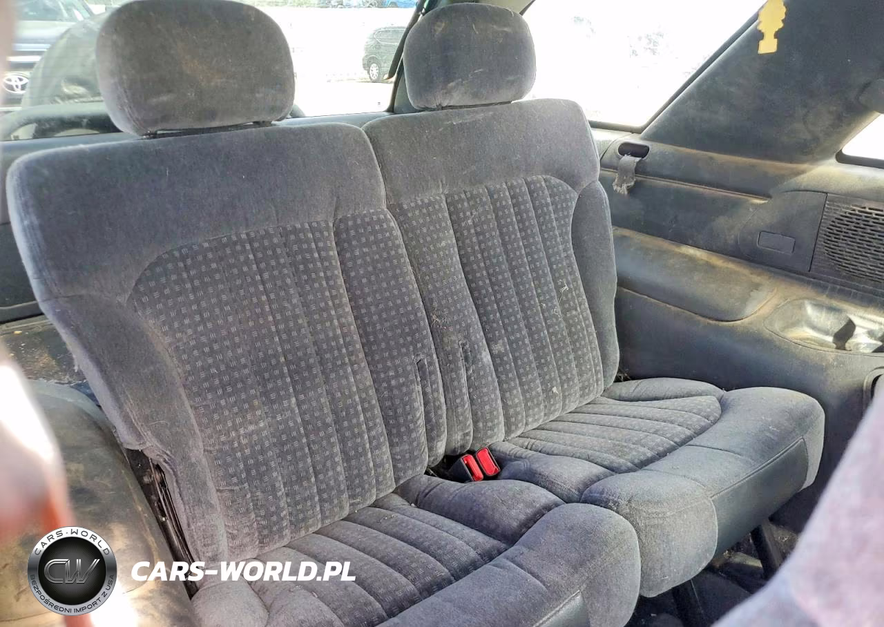 2000 Chevrolet Blazer VIN:1GNCT18W3YK298151 - 11