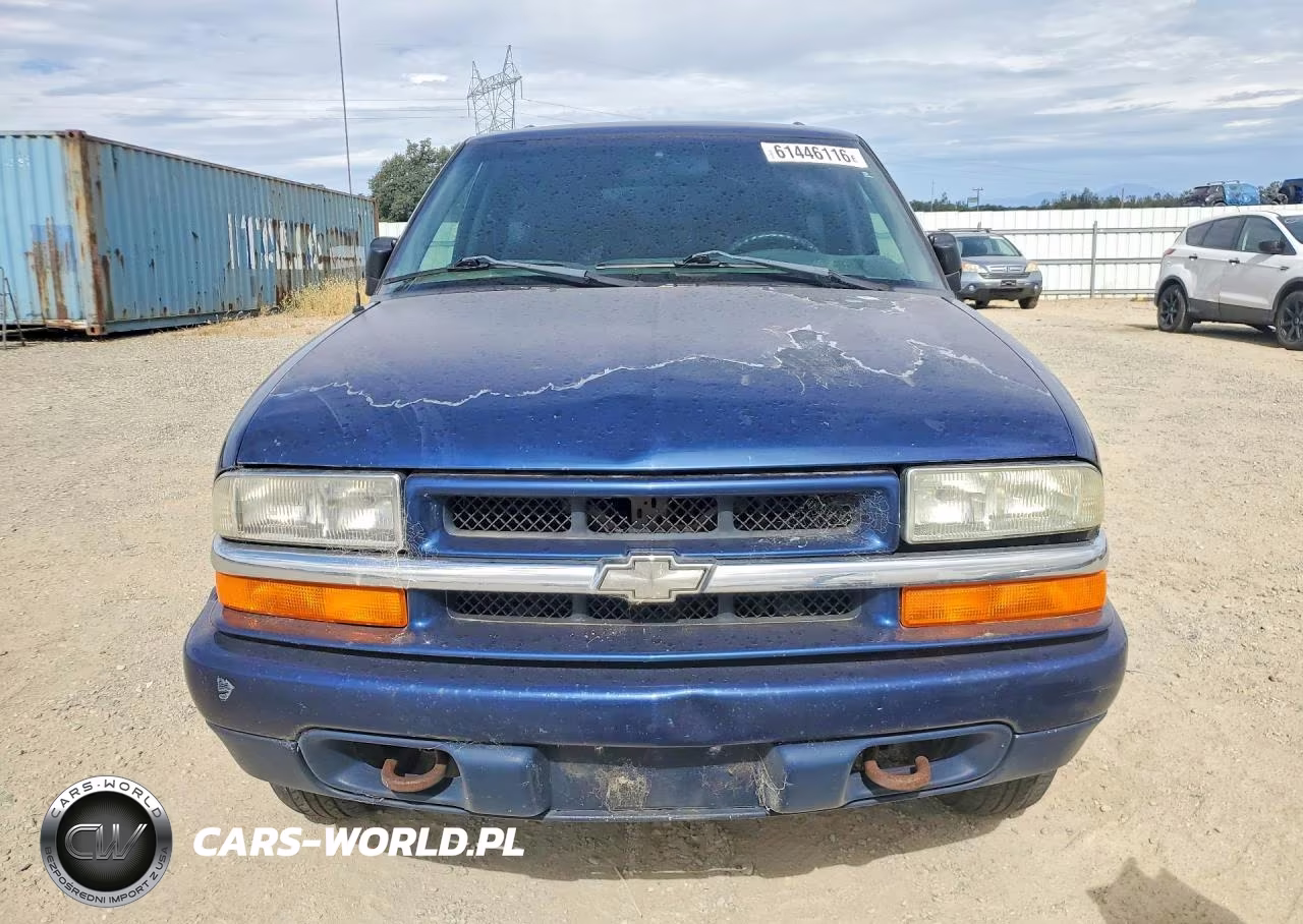 2000 Chevrolet Blazer VIN:1GNCT18W3YK298151 - 5