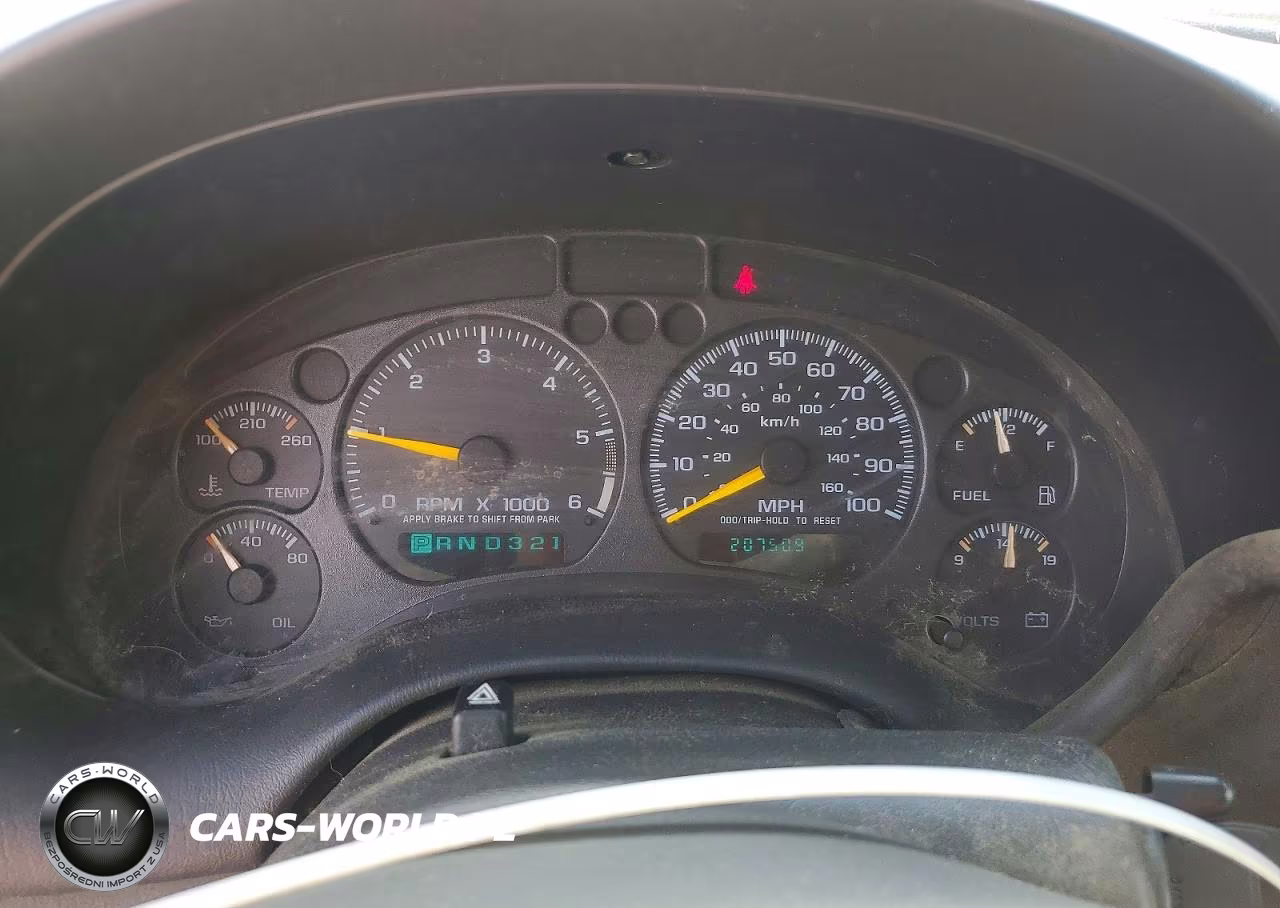 2000 Chevrolet Blazer VIN:1GNCT18W3YK298151 - 9