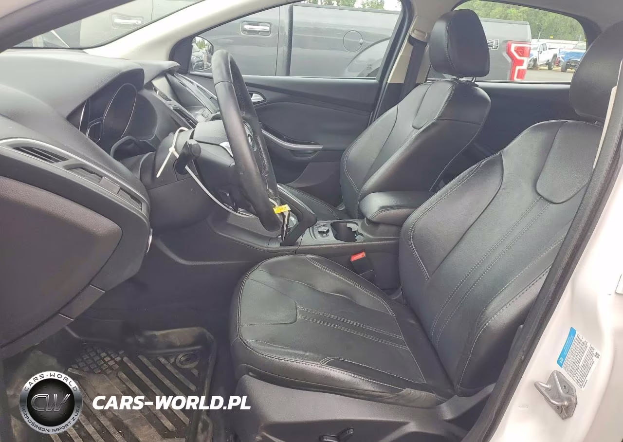 2014 Ford Focus Titanium VIN:1FADP3N22EL111816 - 7