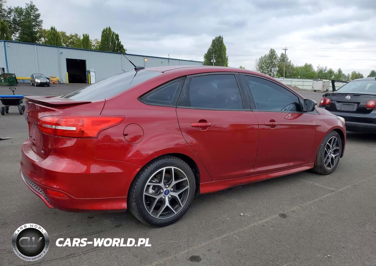 2015 Ford Focus Se VIN:1FADP3F24FL281479 - 3