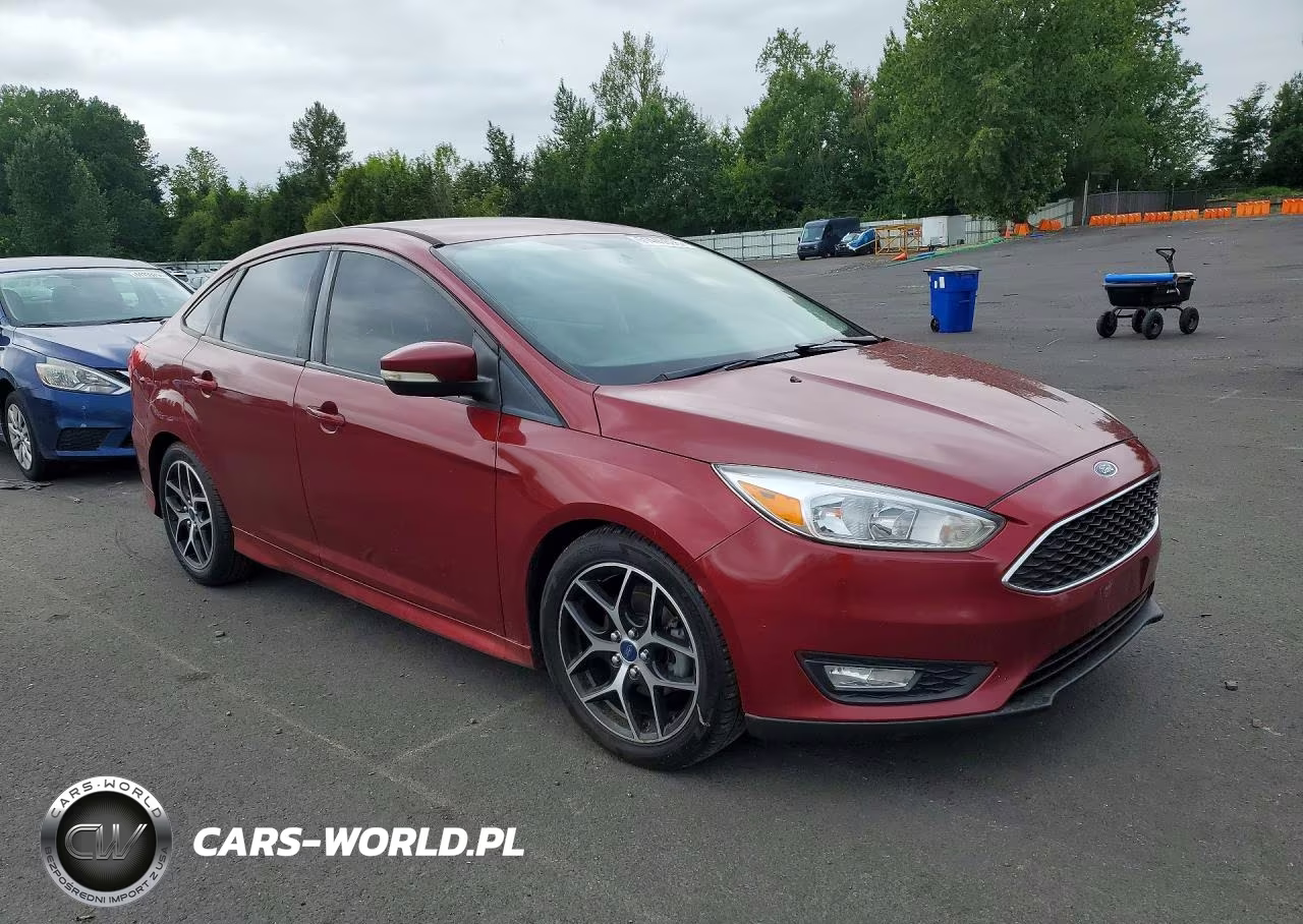 2015 Ford Focus Se VIN:1FADP3F24FL281479 - 4
