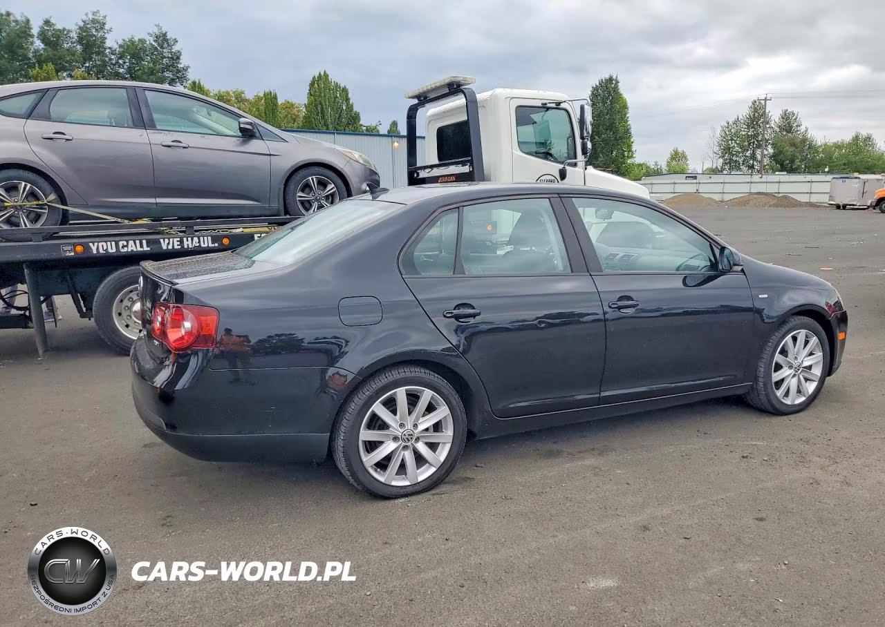 2010 Volkswagen Jetta Wolfsburg VIN:3VWRJ7AJ4AM019473 - 3