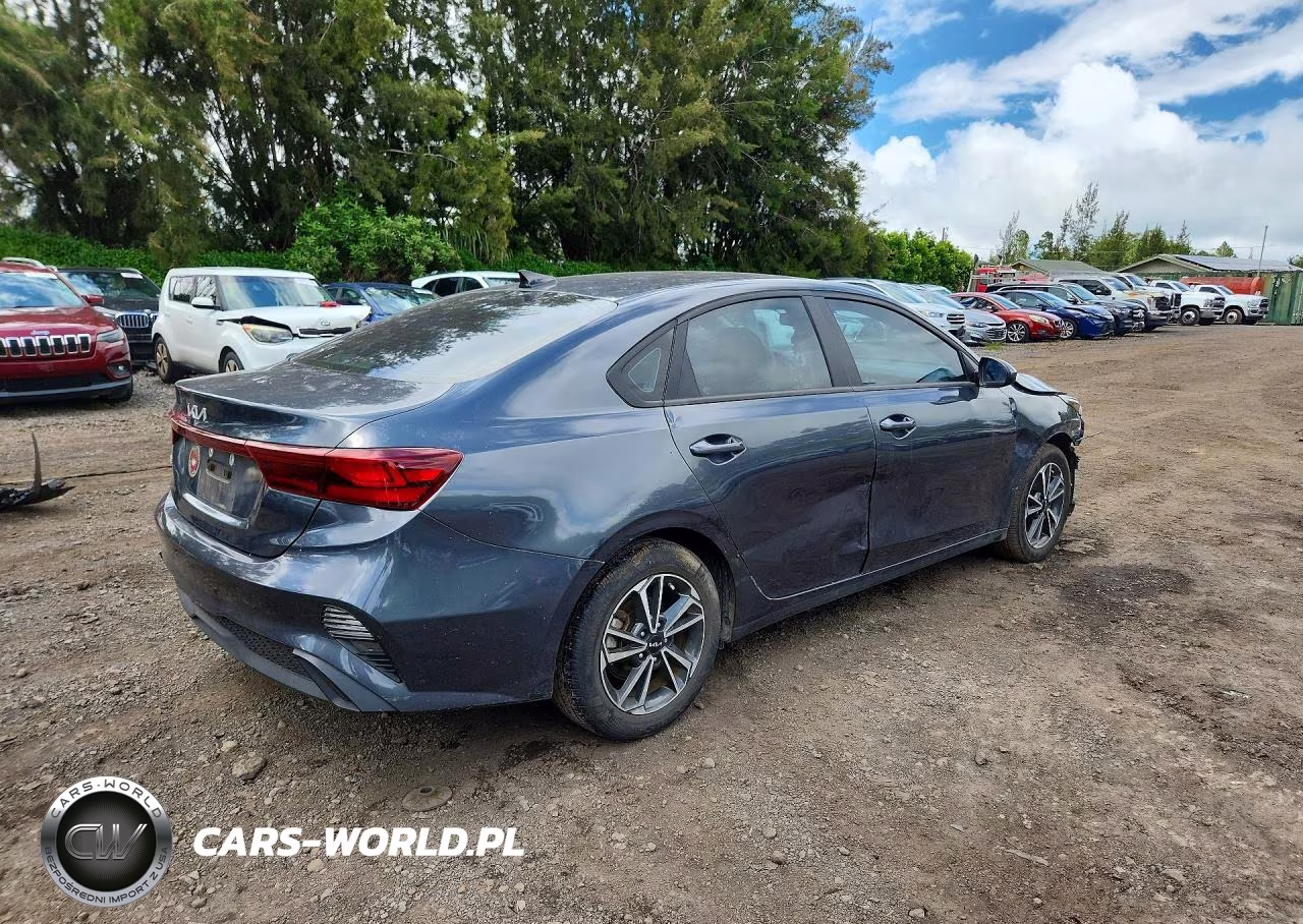2023 Kia Forte Lxs VIN:3KPF24AD7PE630533 - 3