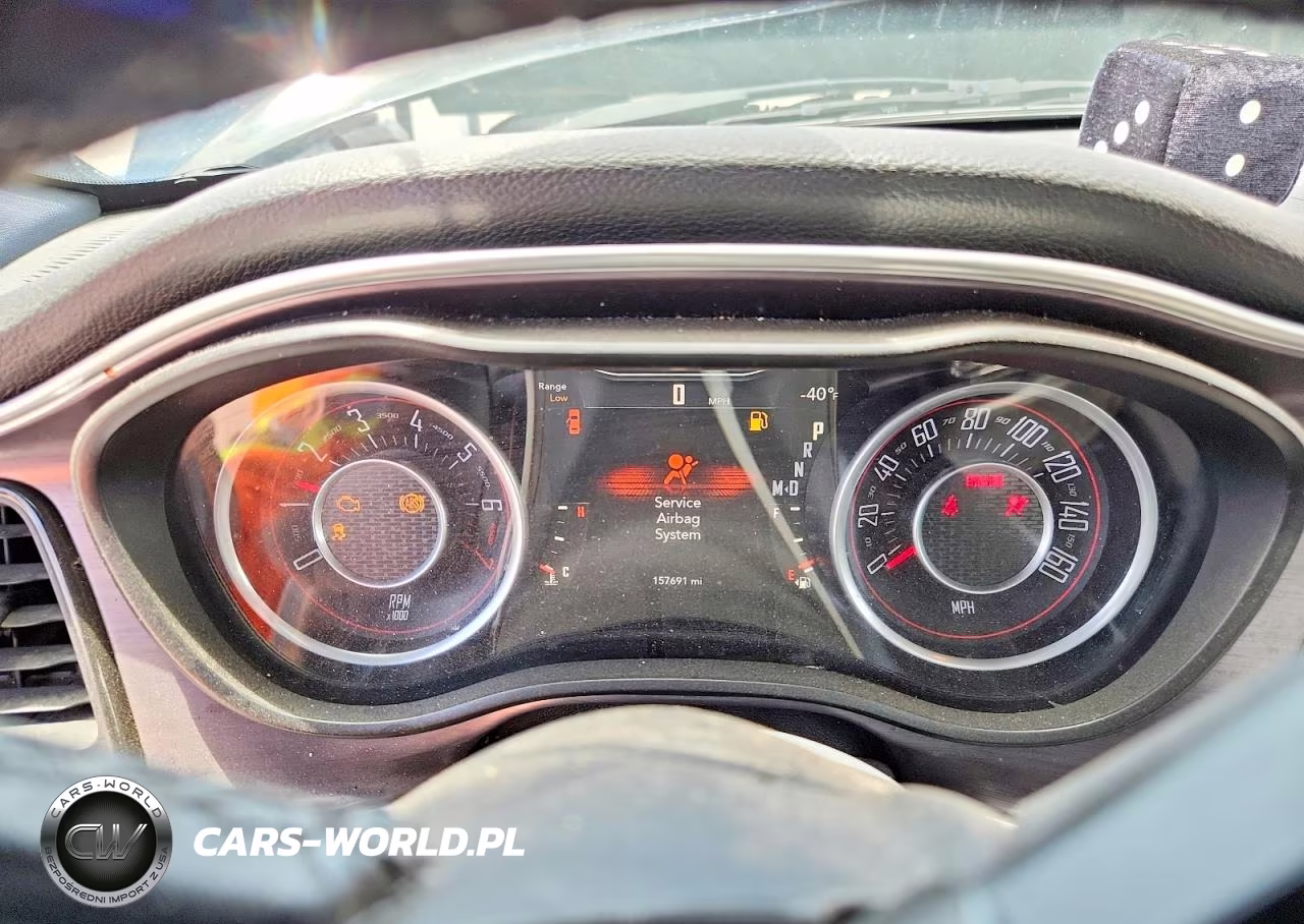 2015 Dodge Challenger Sxt VIN:2C3CDZAG7FH899983 - 9