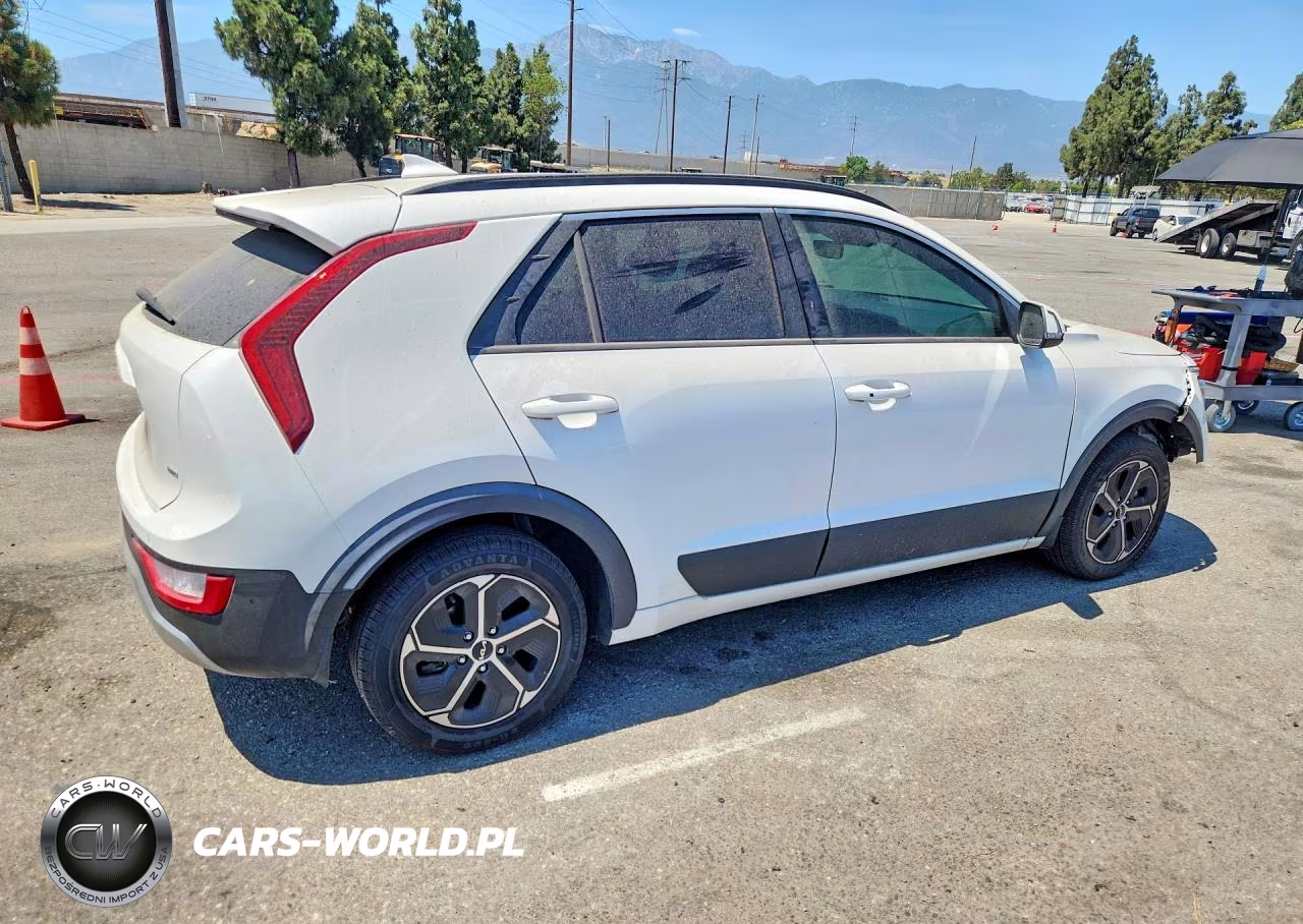 2023 Kia Niro Ex VIN:KNDCR3LE5P5043872 - 3