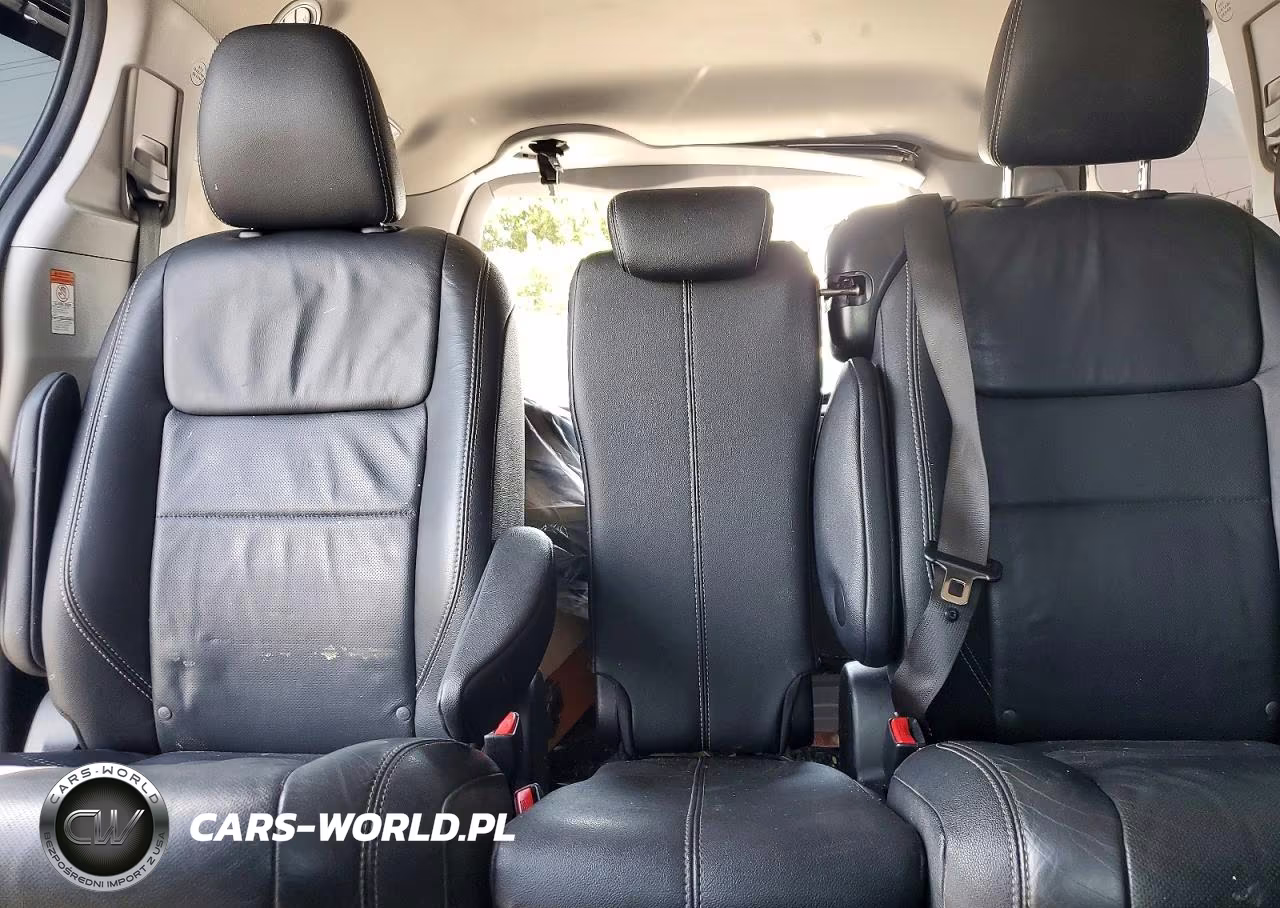 2017 Toyota Sienna Se VIN:5TDXZ3DC4HS845291 - 10