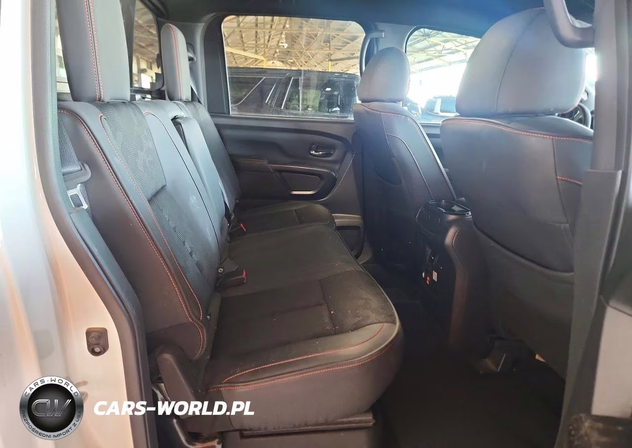 2024 Nissan Titan Pro-4X VIN:1N6AA1ED4RN107553 - 10
