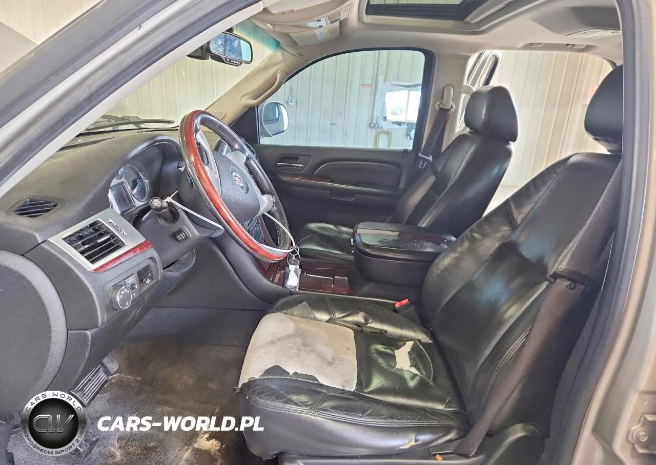 2009 Cadillac Escalade Luxury VIN:1GYFK23279R230666 - 7