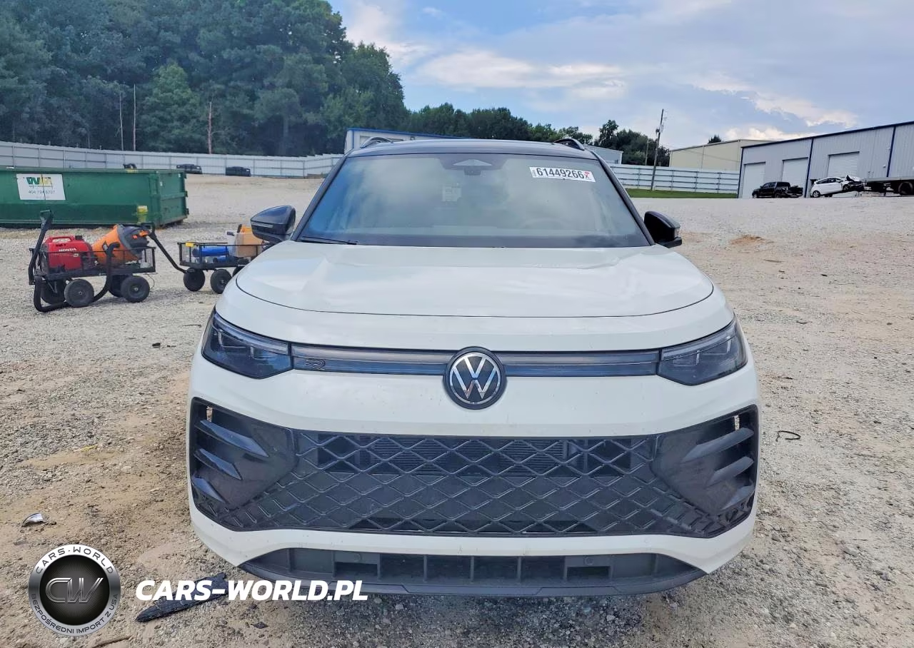 2026 Volkswagen Tiguan Se R-Line Black VIN:3VVHR7RM7TM009966 - 5
