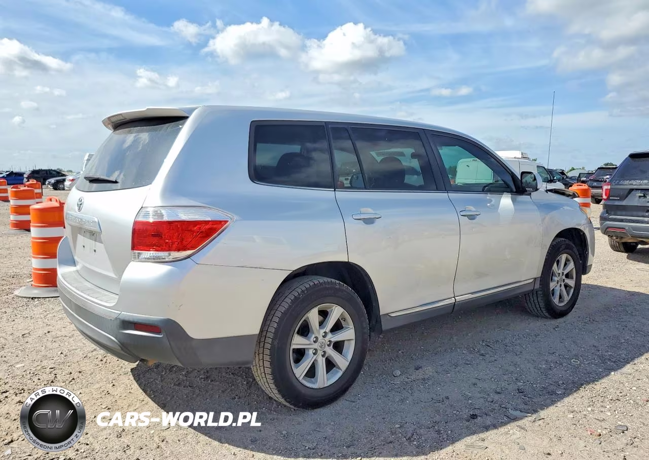 2011 Toyota Highlander Base VIN:5TDZK3EH3BS025914 - 3