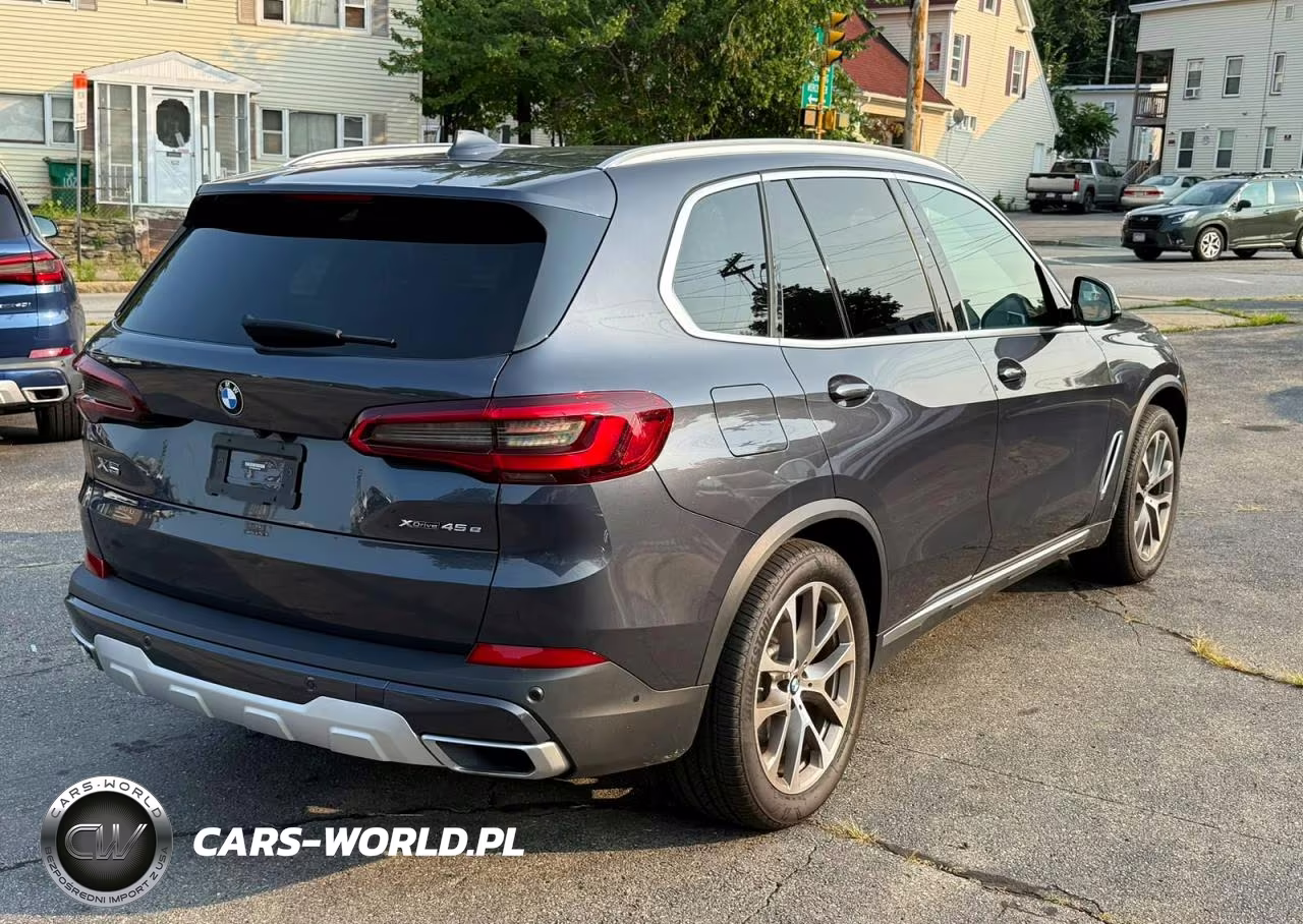 2021 BMW X5 xDrive45E VIN:5UXTA6C00M9F01336 - 3
