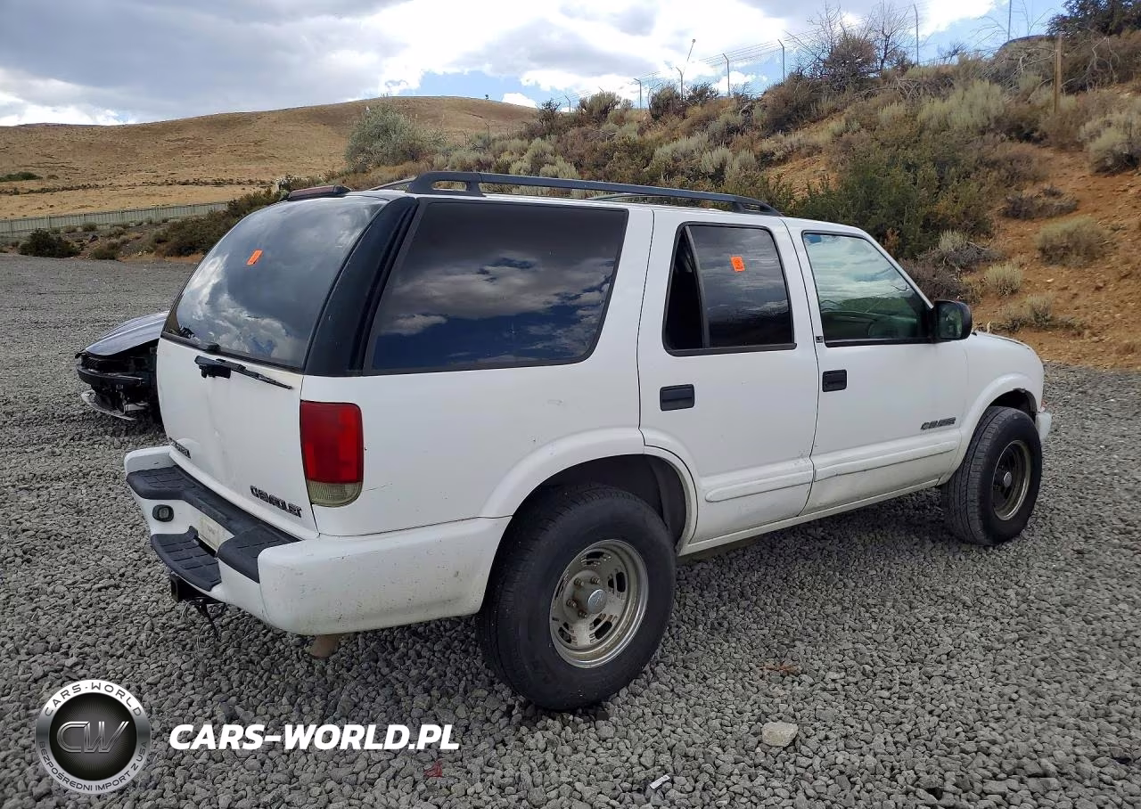 2002 Chevrolet Blazer VIN:1GNDT13W92K152534 - 3