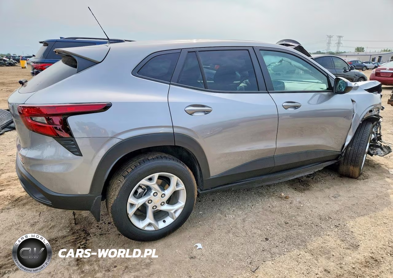2026 Chevrolet Trax Ls VIN:KL77LFEP4TC103968 - 3