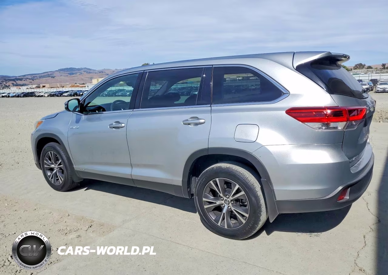2019 Toyota Highlander Hybrid Le VIN:5TDBGRFH1KS075683 - 2