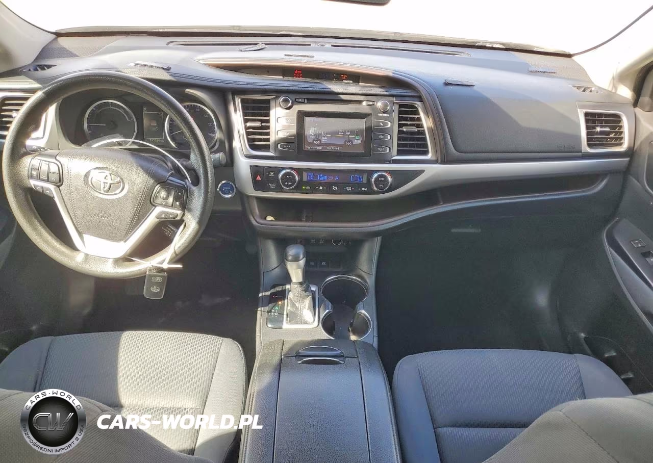 2019 Toyota Highlander Hybrid Le VIN:5TDBGRFH1KS075683 - 8