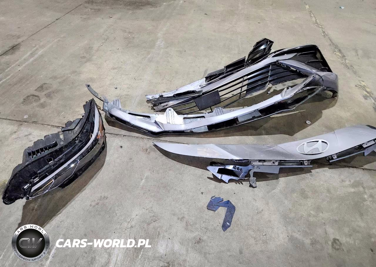 2025 Hyundai Elantra Limited VIN:KMHLN4DJXSU136538 - 12