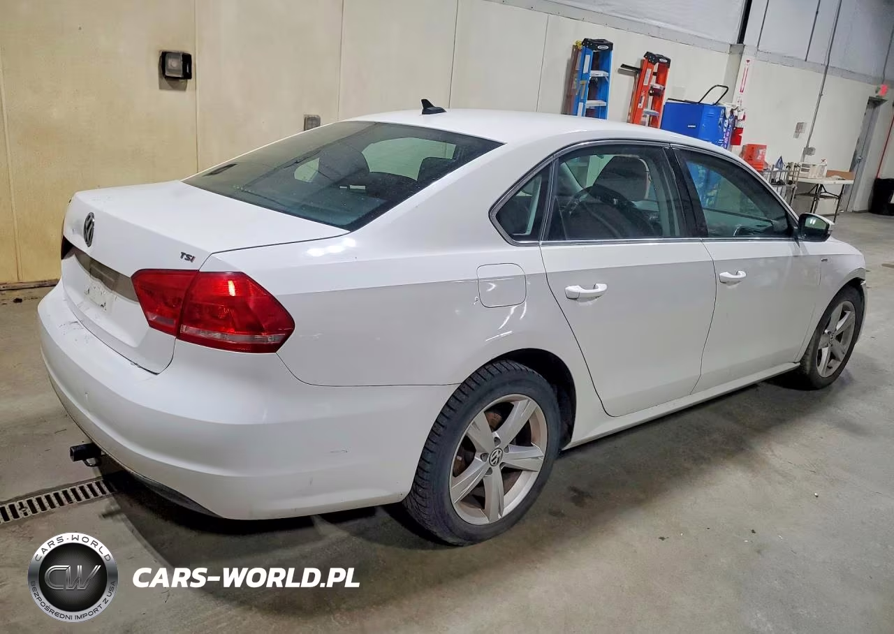2014 Volkswagen Passat S VIN:1VWAT7A39EC037516 - 3