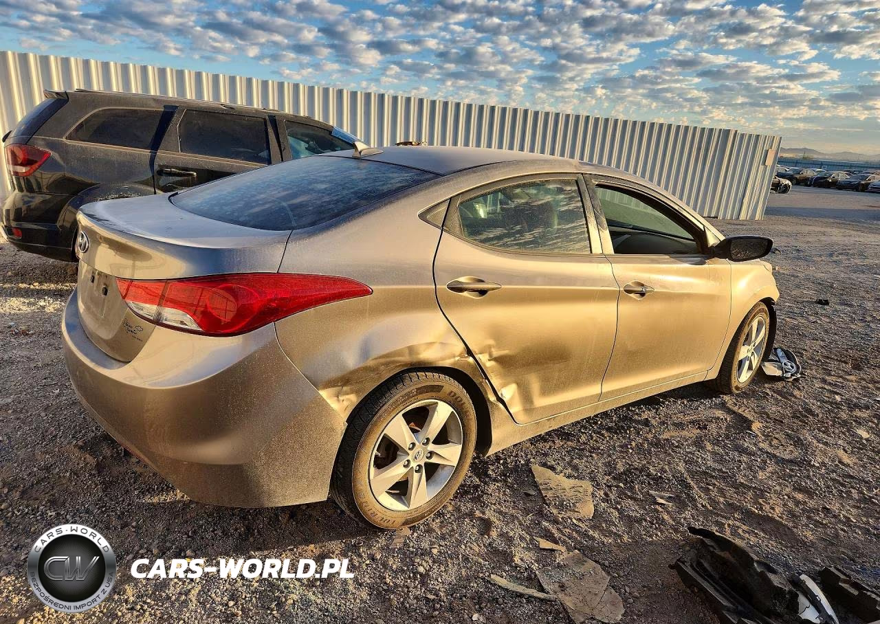 2013 Hyundai Elantra Gls VIN:5NPDH4AE1DH320755 - 3