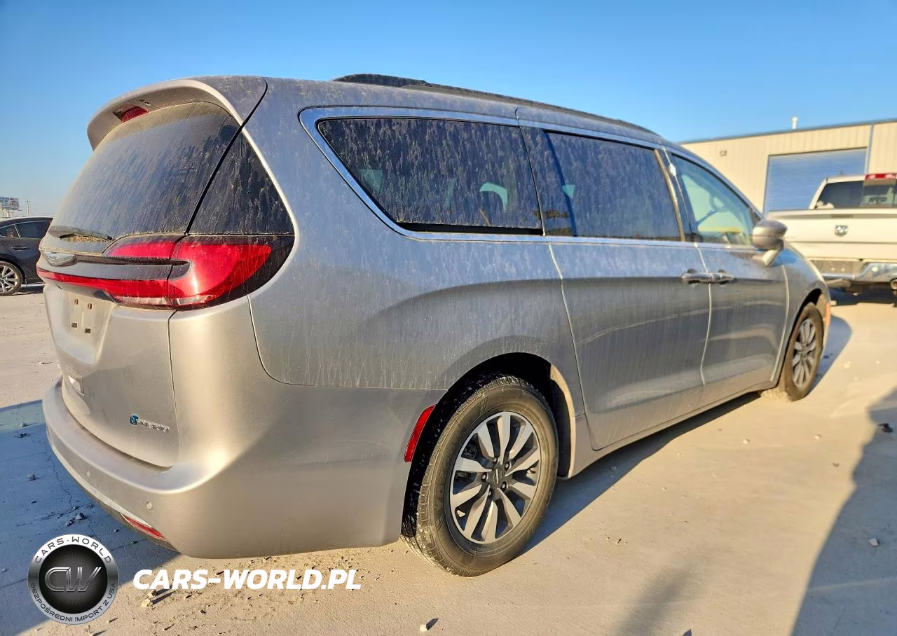 2021 Chrysler Pacifica Hybrid Touring VIN:2C4RC1R75MR585688 - 3