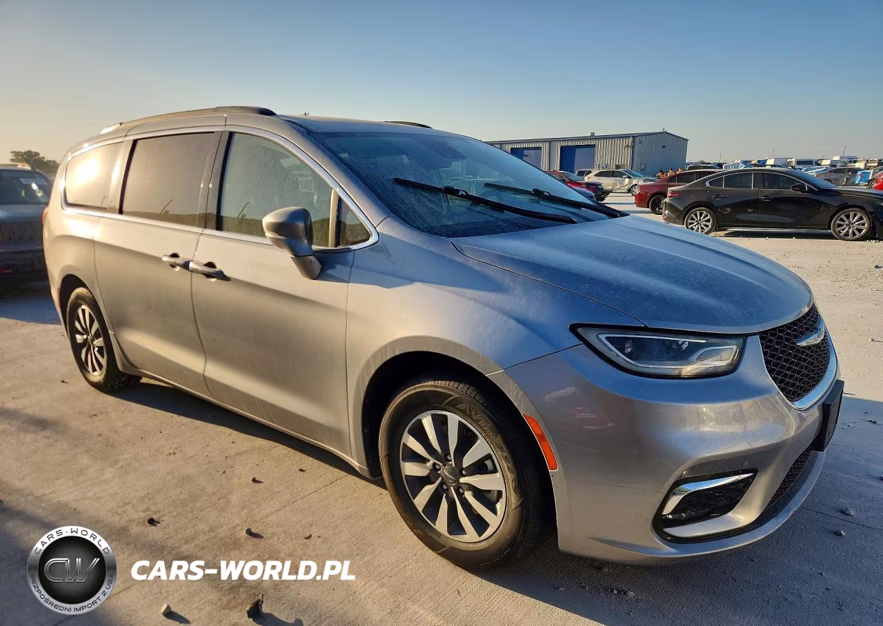 2021 Chrysler Pacifica Hybrid Touring VIN:2C4RC1R75MR585688 - 4