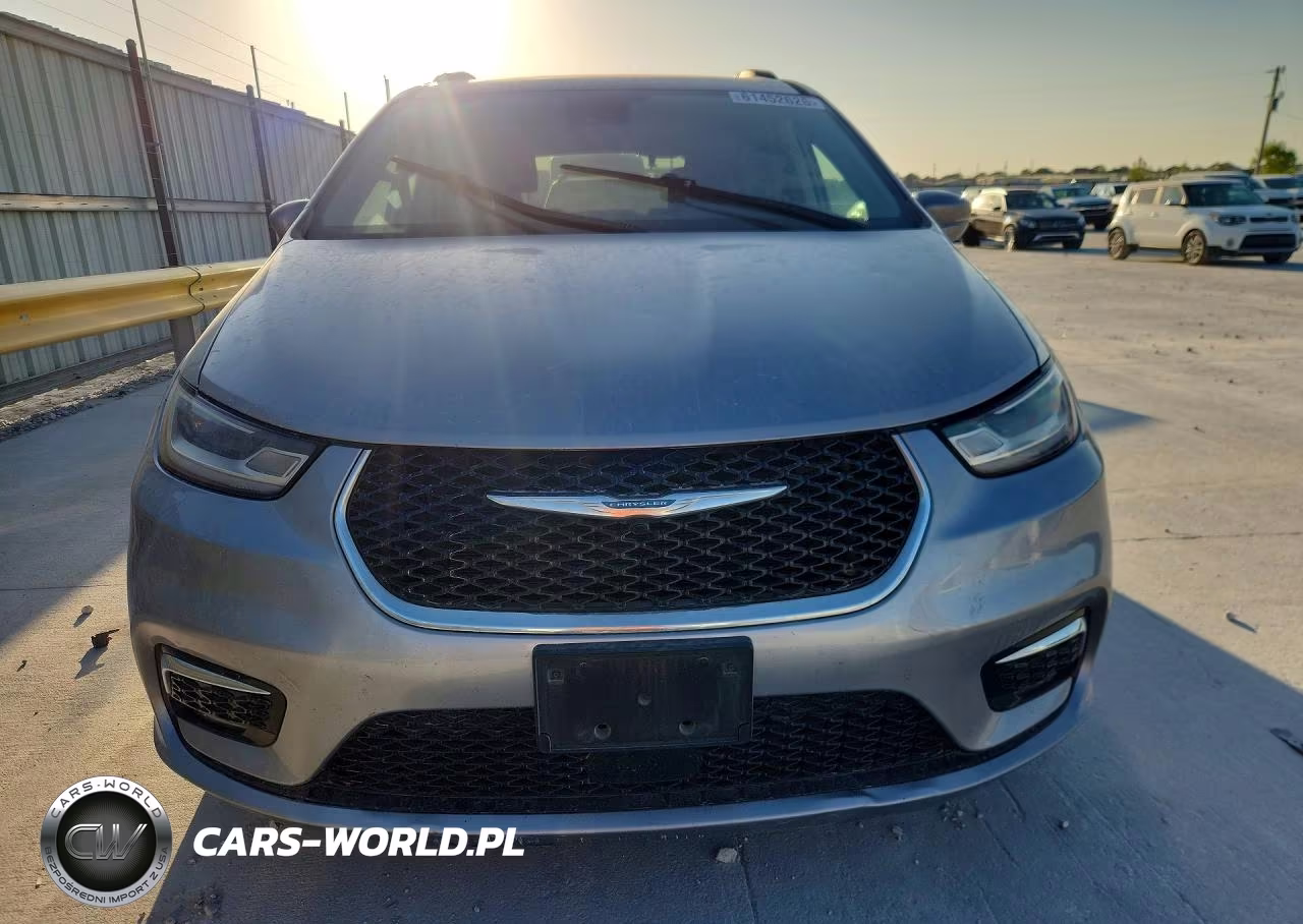 2021 Chrysler Pacifica Hybrid Touring VIN:2C4RC1R75MR585688 - 5