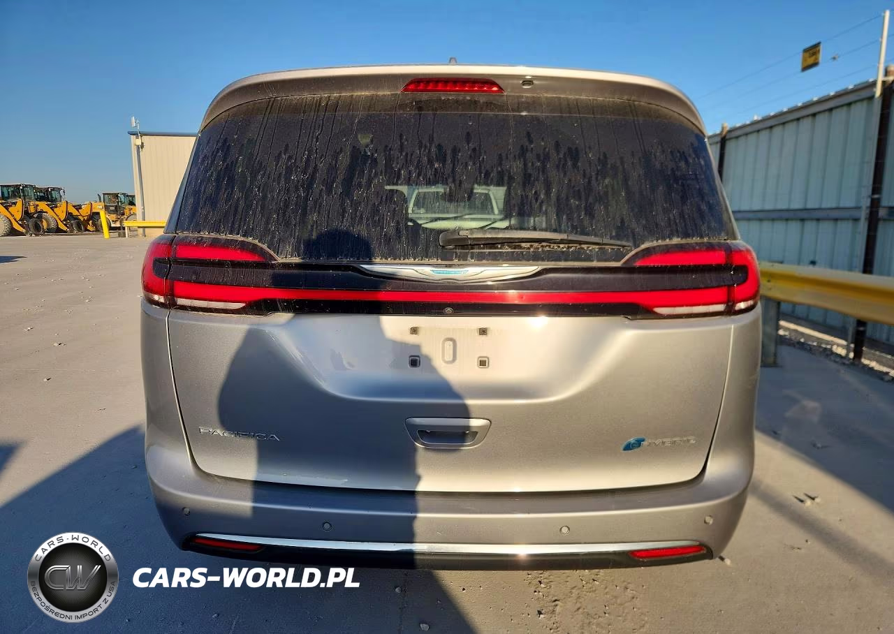 2021 Chrysler Pacifica Hybrid Touring VIN:2C4RC1R75MR585688 - 6