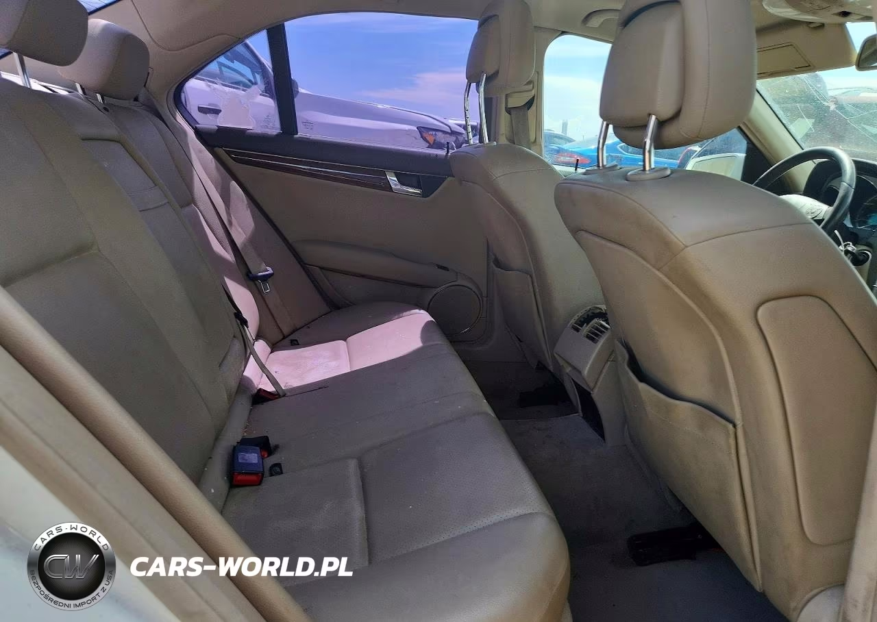 2011 Mercedes-Benz C 300 VIN:WDDGF5EB0BR172893 - 10