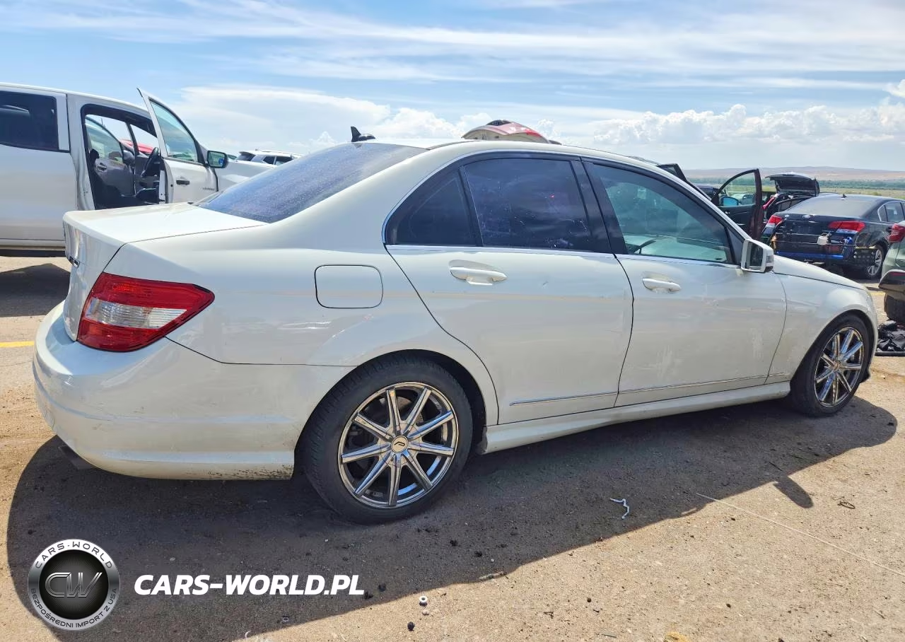 2011 Mercedes-Benz C 300 VIN:WDDGF5EB0BR172893 - 3