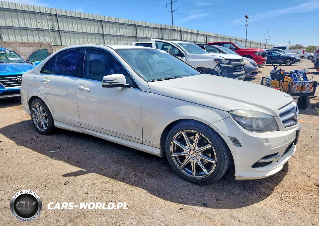 2011 Mercedes-Benz C 300 VIN:WDDGF5EB0BR172893 - 4
