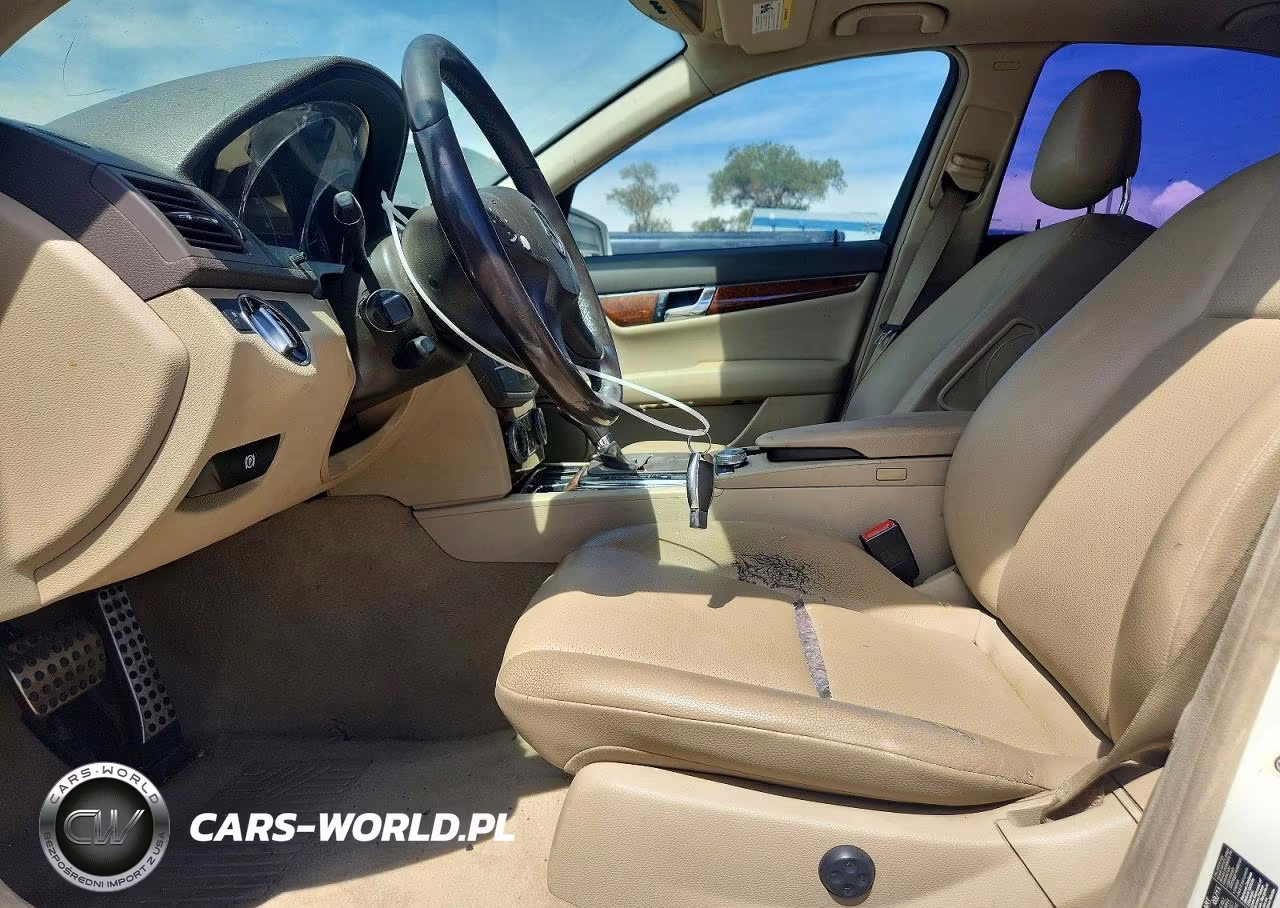 2011 Mercedes-Benz C 300 VIN:WDDGF5EB0BR172893 - 7