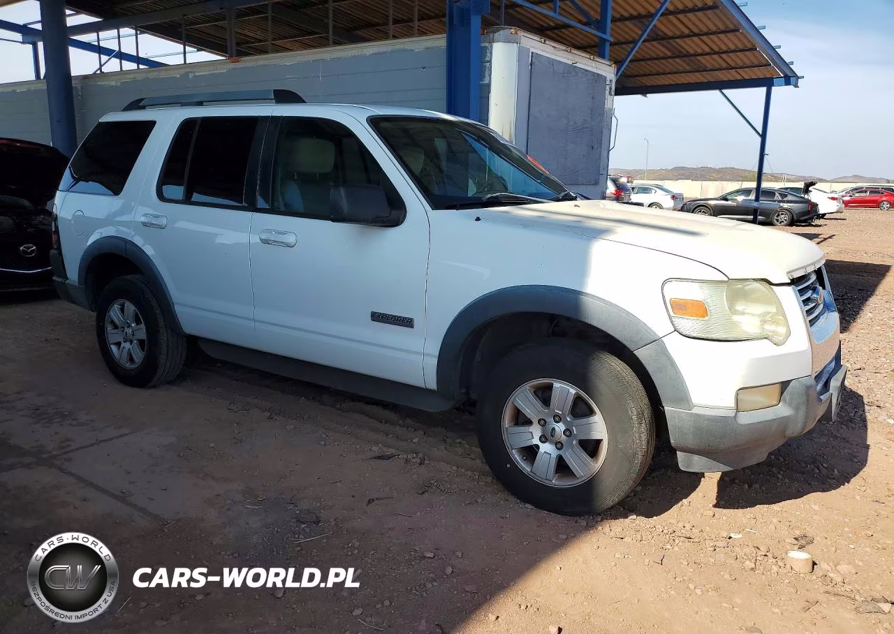 2007 Ford Explorer Xlt VIN:1FMEU63E97UA41682 - 4