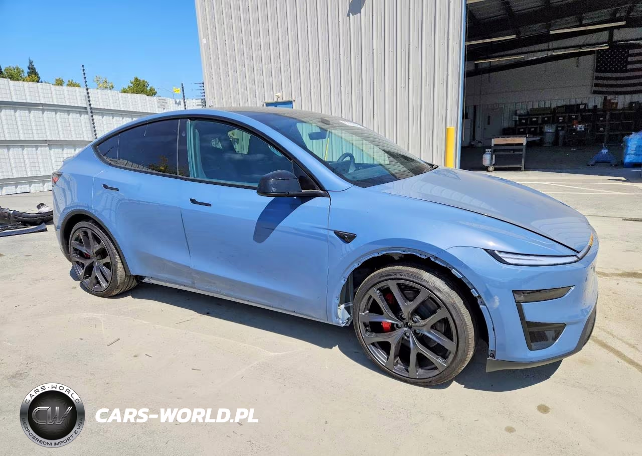 2026 Tesla Model Y VIN:7SAYGDET8TA711816 - 4
